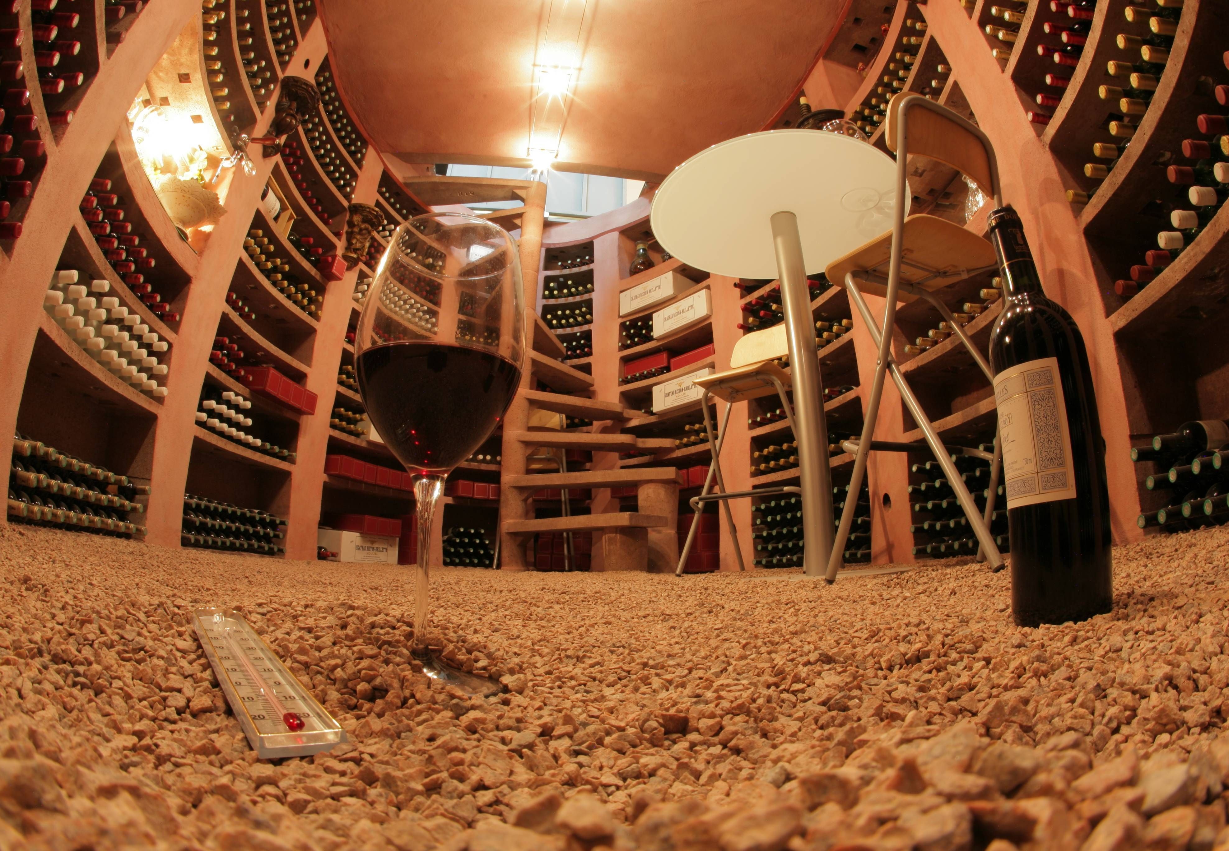 cave à vin enterrée ronde vue intérieure