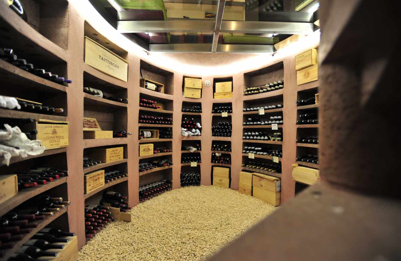 Cave à vin enterrée ovale
