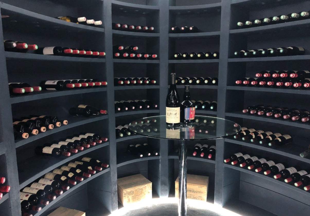cave à vin ovale